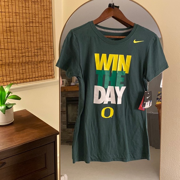Nike Tops - NWT Nike Oregon t-shirt